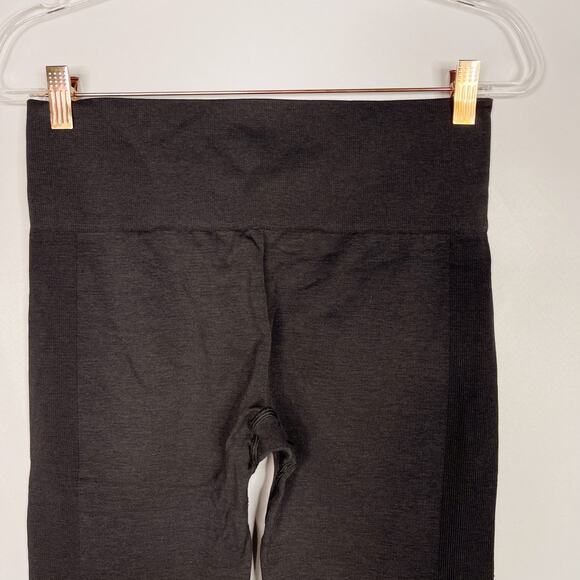 Lululemon Womens 8 Dark Heather Gray Seamless Crop Capri Pants Workout - Picture 7 of 8